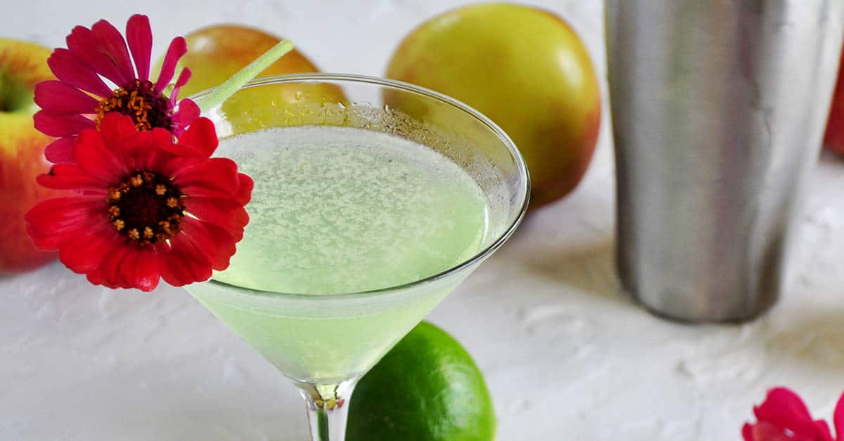 Easy Appletini Cocktail Recipe