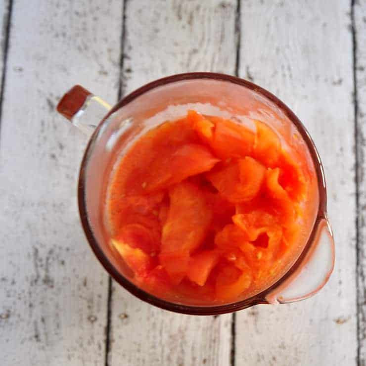 Tomatoes in the blender.